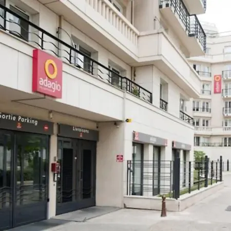 Penthouse Vue Tour Eiffel 2 Parkings Free - 2 Terrasses - Entièrement Climatisé Porte De Versailles 4 - 6 Pers Appartamento *