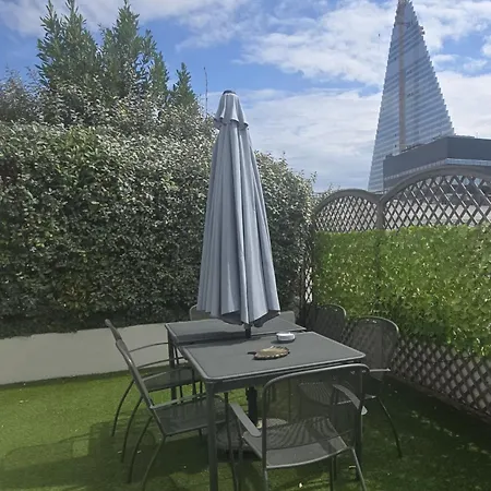 Penthouse Vue Tour Eiffel 2 Parkings Free - 2 Terrasses - Entierement Climatise Porte De Versailles 4 - 6 Pers * Issy-les-Moulineaux