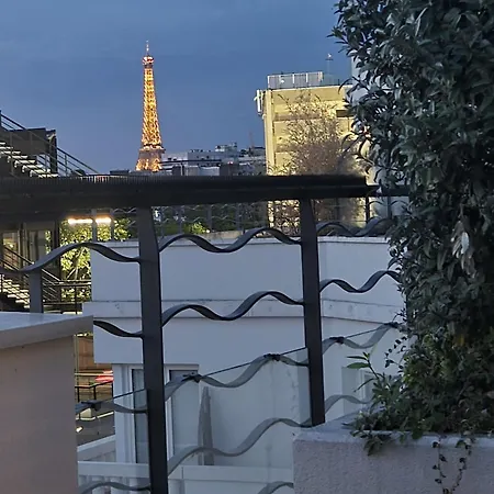 Penthouse Vue Tour Eiffel 2 Parkings Free - 2 Terrasses - Entièrement Climatisé Porte De Versailles 4 - 6 Pers * Issy-les-Moulineaux