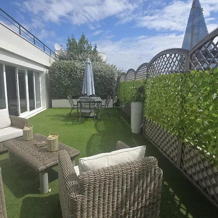 Penthouse Vue Tour Eiffel 2 Parkings Free - 2 Terrasses - Entièrement Climatisé Porte De Versailles 4 - 6 Pers Appartamento